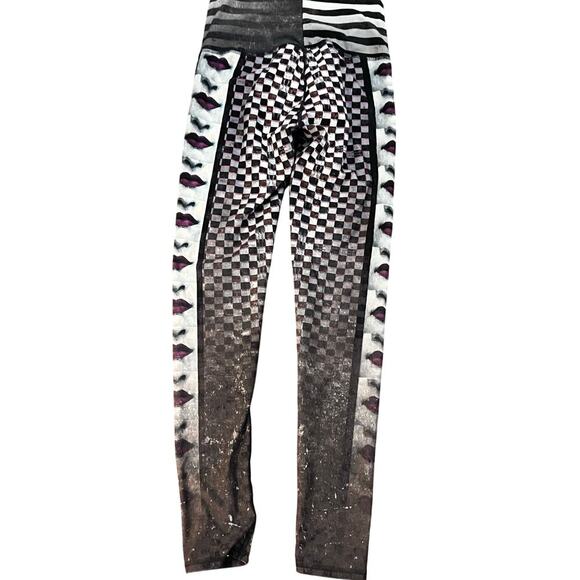 Niyama Sol Lip Service barefoot leggings size Large no longer in print yoga - Picture 3 of 5